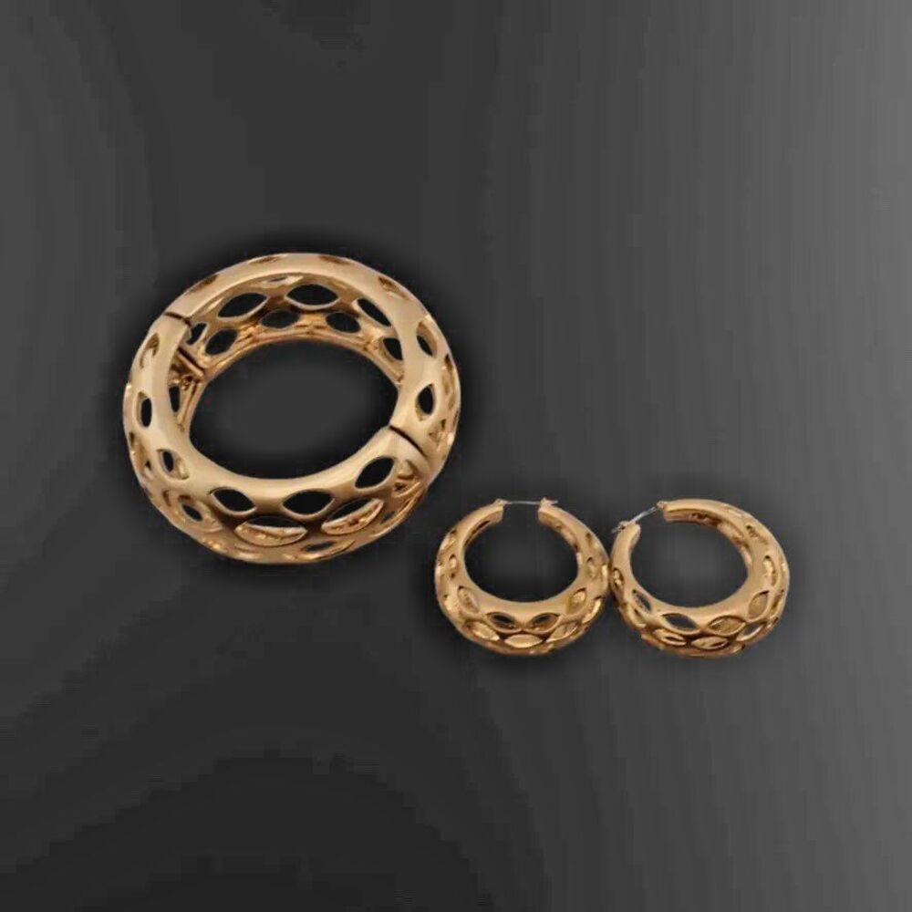 Lia Sophia Rare Coliseum Gold Pierced Earrings And Stretch Band Bracelet Set